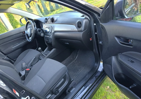Suzuki Vitara cena 52000 przebieg: 60700, rok produkcji 2016 z Ryki małe 79